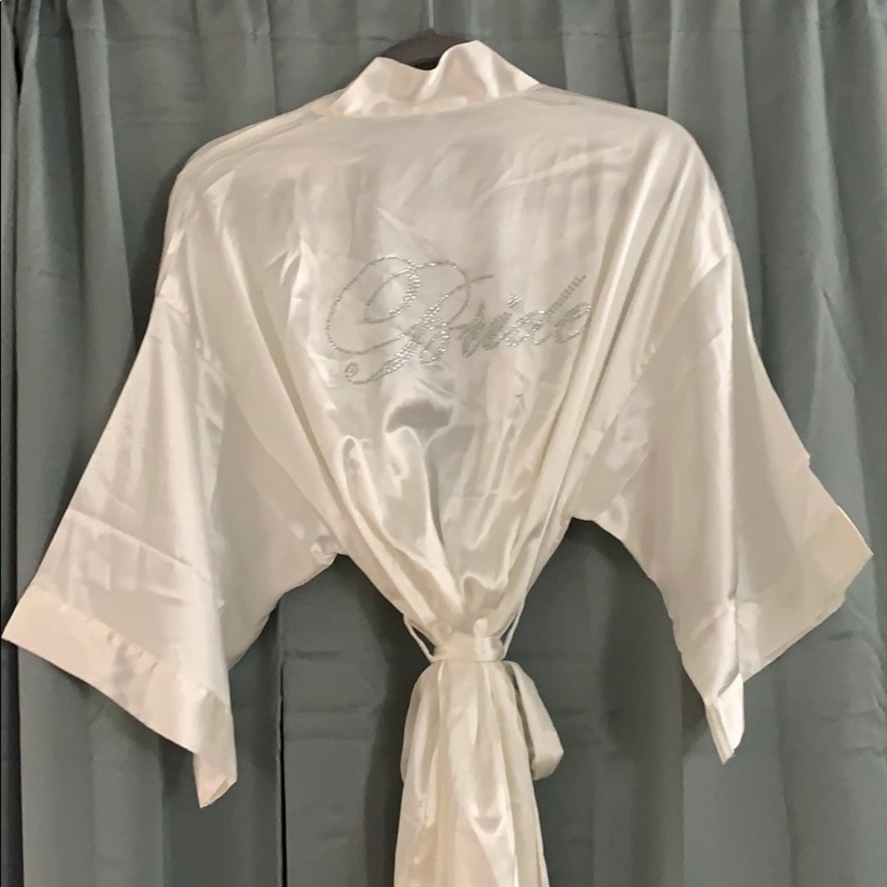 ‘Bride’ Robe - Picture 3 of 3